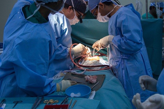 cirurgião maxilofacial