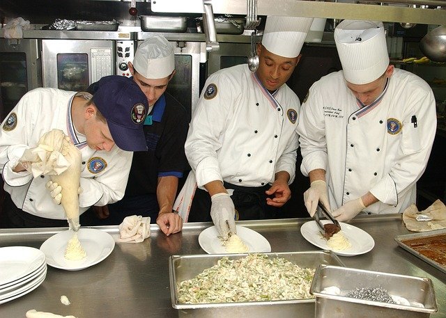 Ajudante de Cozinha