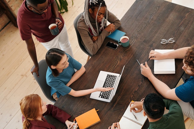 como melhorar o ambiente de trabalho